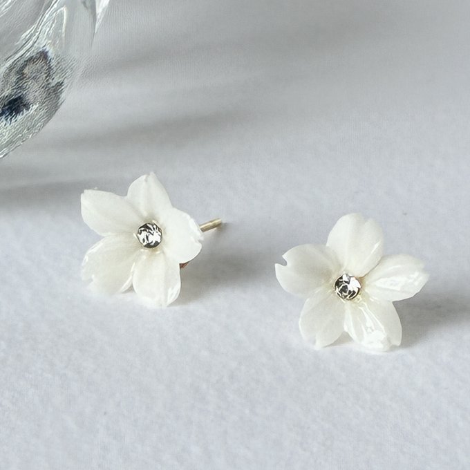 白桜 一輪 スタッドピアス｜サージカルステンレス｜桜アクセサリー