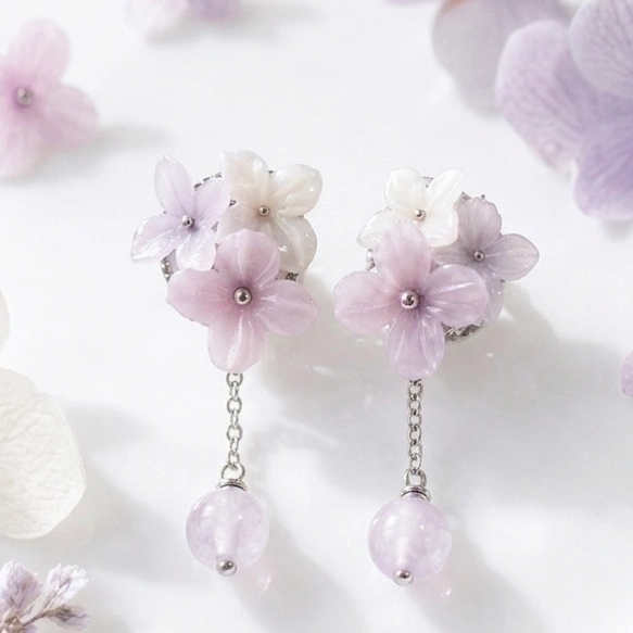 紫陽花ピアス 揺れる ラベンダーアメジスト 天然石｜淡色 透明感 上品アクセサリー（イヤリング可）
